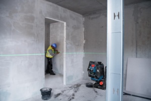 Laser cu linii incrucisate Bosch Professional GCL 2-50 G (laser verde, zona interioara, suport RM 10, raza de lucru vizibila: pana la 15 m, 4x baterie AA, in cutie de carton) - Img 6