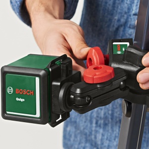 Laser cu linii incrucisate Bosch Quigo cu clema universala MM 2 (aliniere simpla si precisa cu pozitionare flexibila a sculei datorita clemei, in cutie) - Img 4