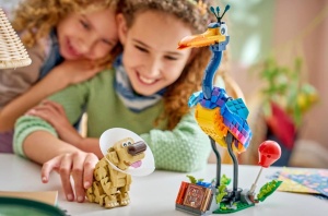 LEGO Disney Pixar 43290 Kevin si Dug Figurine Constructibile DIY Decorativ - Img 2