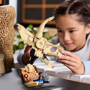 LEGO Jurassic World Fosile de dinozauri Model de craniu Triceratops jucarie de dinozaur pentru baieti si fete de 9 ani si peste cadou pentru copii si  - Img 9