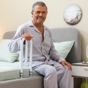 Maner ergonomic pentru pat InnovaGoods inaltime reglabila 45-55 cm curele ajustabile portabil alb - Img 8