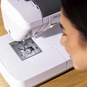 Masina de cusut Cecotec BelleCouture 36000 Control, 360 programe, touchscreen 7 inch - Img 5