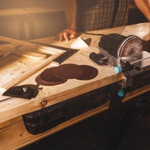 Masina de slefuit cu disc Cecotec PerfectSurface 1000, 140W, 5 discuri de rezerva, montare pe masa - Img 6