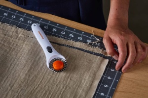 Matte de taiere Fiskars A2, 45 cm x 60 cm, auto-vindecare, grinegru - Img 4