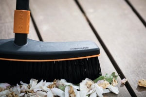 Matura de gradina Fiskars QuikFit, 38 cm, Borste din plastic, NegruPortocalie, 1001416 - Img 5