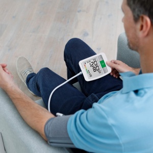 Medisana BU 510 Tensiometru pentru brat, tensiometru si ritm cardiac cu functie de memorie, scala de semafor, manseta de tensiune arteriala cu indicatie de batai neregulate ale inimii - Img 3