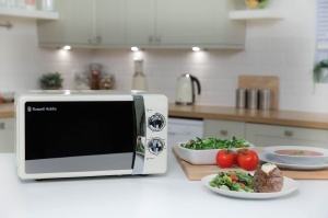 Microunde Russell Hobbs RHMM701C 700W 17L Crem Functie de Dezghetare - Img 5