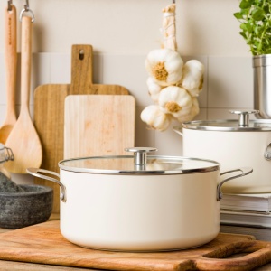 Oala din Aluminiu KitchenAid, 20 cm, 3.11 L, Culoare Creme - Img 2