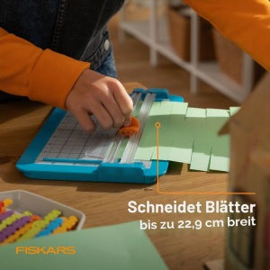 Papierschneider Fiskars pentru copii, sigur si usor de utilizat, pentru taiere precisa - Img 6
