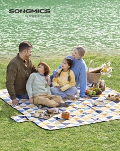 Patura de picnic SONGMICS GCM76S, 200 x 200 cm, impermeabila, pliabila, cu triunghiuri galbene si albastre - Img 2