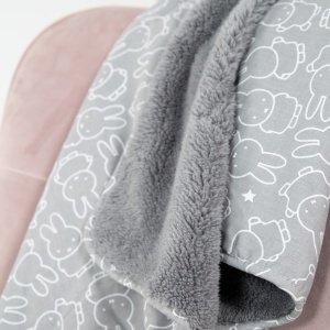 Patura pentru bebelusi roba Babydecke Miffy 80x80 cm 2 fete gri ideala pentru carucior - Img 3