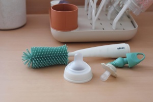 Perie pentru curatarea biberoanelor Beaba Salbeigrun silicon flexibil maner ergonomic - Img 2