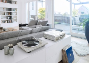 Platanser Denon DP-300 F cu Riemenantrieb, Integrierat Vorverstarker, Argintiu - Img 3