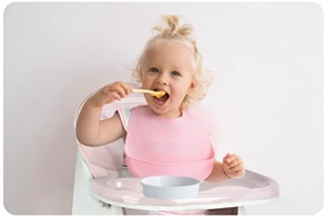 Scaun inalt Ricokids Scaun inalt pentru copii pentru copii 3 in 1 de la 6 luni Scaun de sufragerie cu centura de siguranta Cadru pliabil usor de intretinut reglabil pe inaltime Crestere cu copil Cos detasabil Roz - Img 13