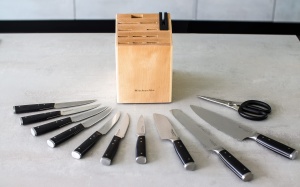 Set de Cutite KitchenAid Gourmet 11 Piese din Otel Japonez cu Bloc din Lemn de Mesteacan - Img 2