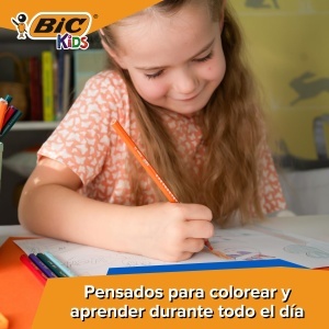 Set de desen BIC Kids cu 18 creioane colorate, 18 markere, 18 carioci, 3 caiete si 50 autocolante - Img 6