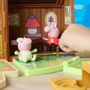 Set de Joaca Peppa Pig - Excursie la Cabana cu 2 Figurine si 6 Accesorii - Img 7