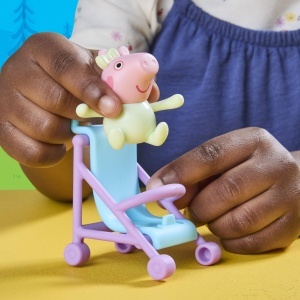 Set Figurine Peppa Pig - Peppa pe Drumuri, 5 Figurine si Accesorii, pentru Copii 3 - Img 7