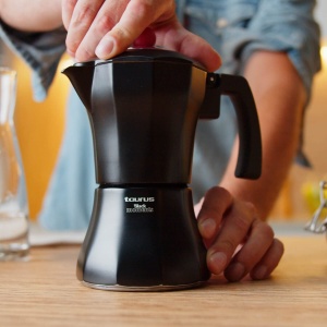 Taurus Black Moments 6 - Aparat de cafea italian | 6 cani | Podea si filtru din otel inoxidabil | Supapa de siguranta | Garnitura din silicon | Pentru toate tipurile de sobe | capac transparent | Negru - Img 3