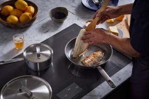Tigaie Fiskars, O 28 cm, Tigaie acoperita, Potrivita pentru toate plitele, Otel inoxidabil reciclat, Otel integral, Argintiu, 1064745 - Img 4
