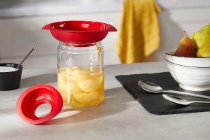 Trichter pentru conserve Westmark, set 2 piese, plastic, rosu, 4.27.5 cm - Img 2