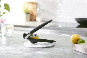 Zitronenpresse WMF Top Tools 8 cm, din inox si plastic, manuala - Img 2