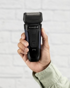 Aparat de ras electric Remington [Aparat de ras umed si uscat | 100% rezistent la apa] Aparat de ras cu folie F4 (aparat de tuns detalii confort + atasament/capac pentru coafator de barba de 3 zile) F4002 - Img 7