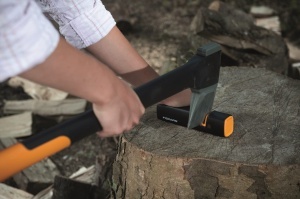 Ascutitor pentru topor si cutite Fiskars Xsharp, negru-portocaliu, design finlandez - Img 5