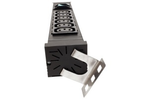 Bachmann 3331121 Prelungitor 6X C13 C14 Profil Aluminiu Negru - Img 3