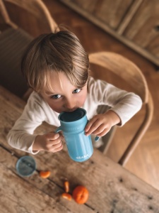 BEABA, cana de invatare 360deg cu disc anti-picurare, sistem anti-scurgeri patentat, de la 12 luni, manere detasabile, cu capac igienic, solid si usor, 340 ml, albastru - Img 6