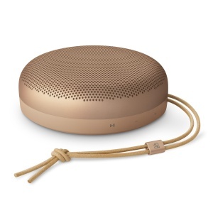 Boxa Bluetooth Bang Olufsen Beosound A1 (3. Gen) - Culoare Honey Tone, IP67, 24 Ore Autonomie