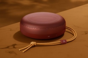 Boxa portabila Bang Olufsen Beosound A1 (3. Gen) Bluetooth, Rosu Rustic, Acumulator 24h - Img 4