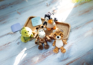 Breloc Pinguin NICI 10cm - gri, jucaus si ecologic - Img 5
