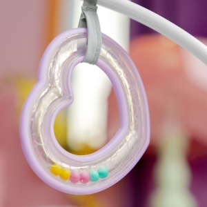 Bright Starts Rosy Rainbow Scaun Balansoar cu Vibratii pentru Nou-Nascuti si Copii pana la 18 kg - Img 8