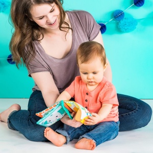Bright Starts, Teethe & Read, jucarie de prindere pentru zornait, carte din tesatura si carte cu imagini cu animale din tesatura, carte trosnita, dentitie pentru a calma gingiile, jucarii pentru bebelusi si copii mici de la 3 luni - Img 7