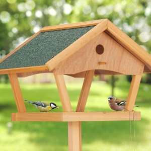 Casa pentru Pasari Relaxdays, mare, din lemn, cu suport, 137 x 66 x 59 cm - Img 3