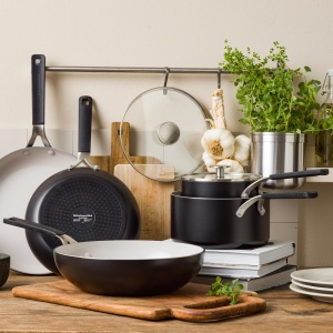 Caserola cu maner KitchenAid 16 cm1,58 L, Keramica Antiadherenta, Neagra - Img 9