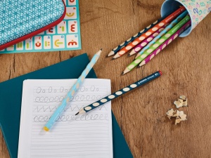 Creion ergonomic STABILO EASYgraph pentru stangaci si dreptaci, 5 culori disponibile - Img 4
