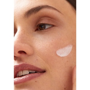 Crema de fata NIVEA Beruhigende Nachtpflege, 24h hidratare, pentru piele sensibila - Img 6