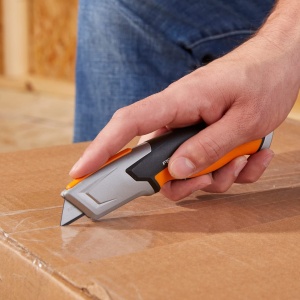 Cutit de lucru Fiskars Pro cu lama retrabila, 17.7 cm, negruorange - Img 4