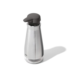 Dispenser sapun OXO Good Grips din inox design ergonomic si baza antialunecare