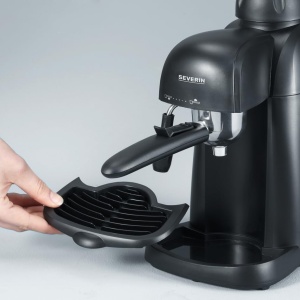 Espressor SEVERIN, aparat de cafea mic pentru pana la 4 cani de espresso, aparat de cafea cu spumant de lapte pentru specialitati de cafea-lapte, ideal pentru persoane singure, negru, KA 5978 - Img 6