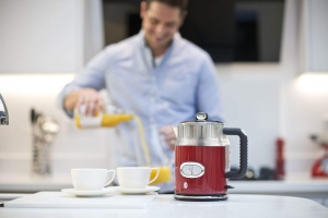 Fierbator apa Russell Hobbs 21670-70, 1.7L, 2400W, Retro Rosu - Img 7