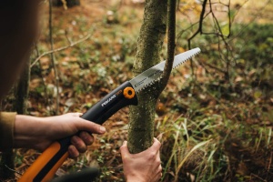 Fiskars Xtract SW75 Fierastrau de mana retractabil 255 cm NegruPortocaliu - Img 7