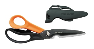 Foarfeca multifunctionala Fiskars Cuts More 1000809 23 cm lame detasabile acoperire titan negruportocaliu