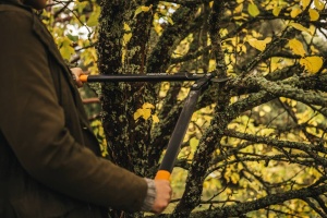 Foarfece de taiere cu angrenaj de bypass Fiskars PowerGear II pentru lemn proaspat, acoperit antiaderent, otel de precizie calit, lungime: 70 cm, negru/portocaliu, L78, 1000584 - Img 5