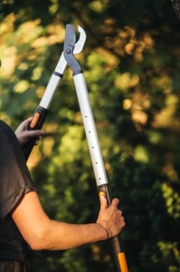 Foarfece telescopice pentru taiere Fiskars SmartFit Bypass pentru lemn proaspat, acoperit antiaderent, otel de precizie calit, lungime maner: 66 - 90 cm, negru/portocaliu, L86, 1013564 - Img 10