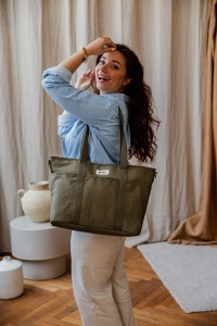 Geanta pentru scutece Beaba Madrid 22L, khaki, 11 compartimente, design unisex - Img 2
