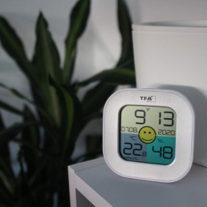 Hygrometru Digital TFA Dostmann FUN Termometru de Interior Display Colorat Argintiu - Img 2