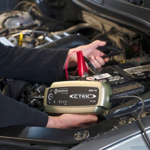 Incarcator baterii CTEK MXS 10 pentru vehicule mari, 10A, compact, negru - Img 7